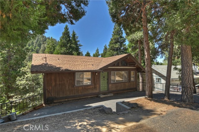 744 Bergschrund Drive, Crestline, California 92325, 3 Bedrooms Bedrooms, ,2 BathroomsBathrooms,Residential,For Sale,744 Bergschrund Drive,CREV24168103