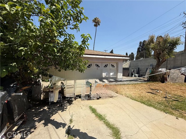 4041 Eagle Street, Los Angeles CA: https://media.crmls.org/medias/5b5bb645-0659-4efb-85c5-916b494b8ce8.jpg