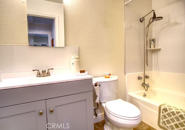 6367 Split Rock Avenue, 29 Palms CA: https://media.crmls.org/medias/5b5bd805-0606-4efe-839d-e7ce2c77a66f.jpg