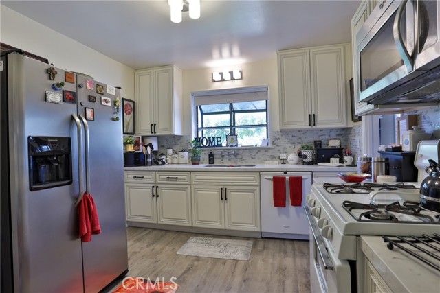 Detail Gallery Image 3 of 9 For 4249 via San Jose, Riverside,  CA 92504 - 2 Beds | 1 Baths