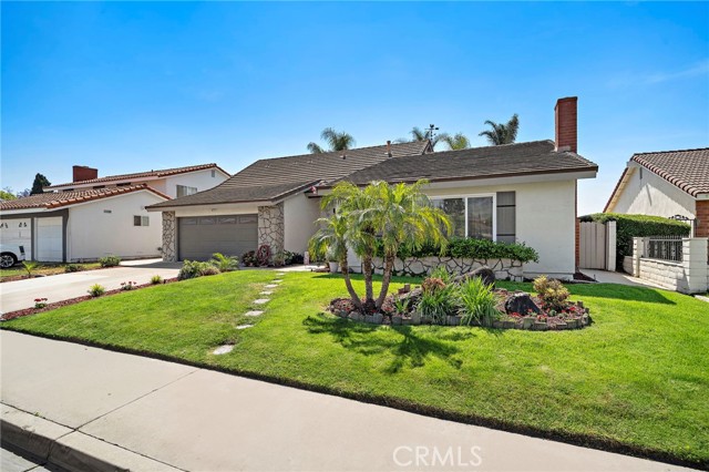 Detail Gallery Image 2 of 45 For 11088 Blue Allium Ave, Fountain Valley,  CA 92708 - 5 Beds | 3 Baths