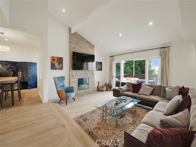 Detail Gallery Image 12 of 27 For 10335 Orton Ave, Los Angeles,  CA 90064 - 3 Beds | 2/1 Baths