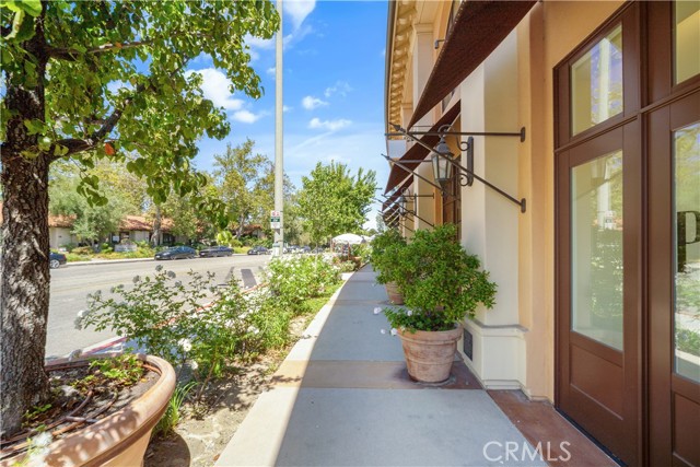 Detail Gallery Image 27 of 35 For 23500 Park Sorrento #D21,  Calabasas,  CA 91302 - 2 Beds | 3 Baths