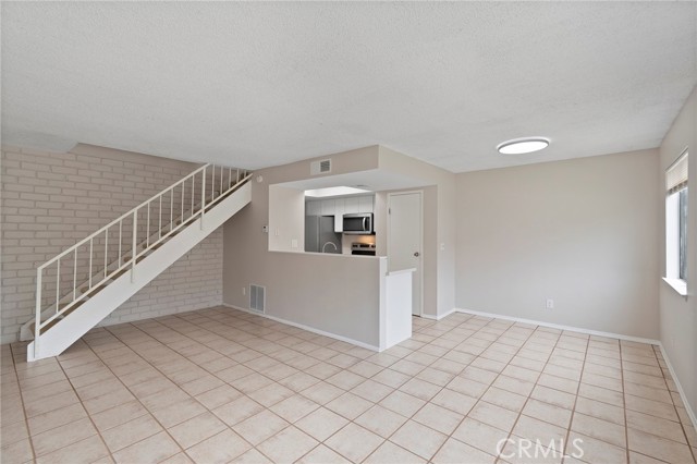 Detail Gallery Image 6 of 42 For 1090 W Calle Del Sol #3,  Azusa,  CA 91702 - 2 Beds | 1 Baths