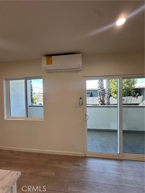 Detail Gallery Image 6 of 6 For 12817 Barbara Ann #5,  Van Nuys,  CA 91605 - 1 Beds | 1 Baths