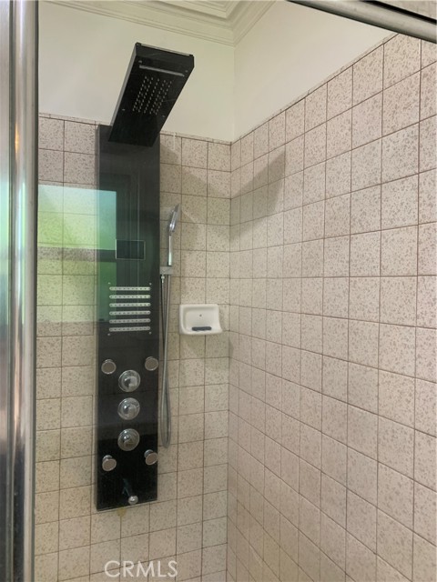 220 Laurel Avenue, Arcadia CA: https://media.crmls.org/medias/5b5fe084-c6cd-4bd1-aaa8-6edeb88e5c90.jpg