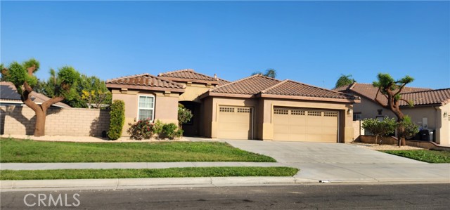 Detail Gallery Image 1 of 65 For 1028 Paintbrush Trl, Hemet,  CA 92545 - 5 Beds | 3 Baths