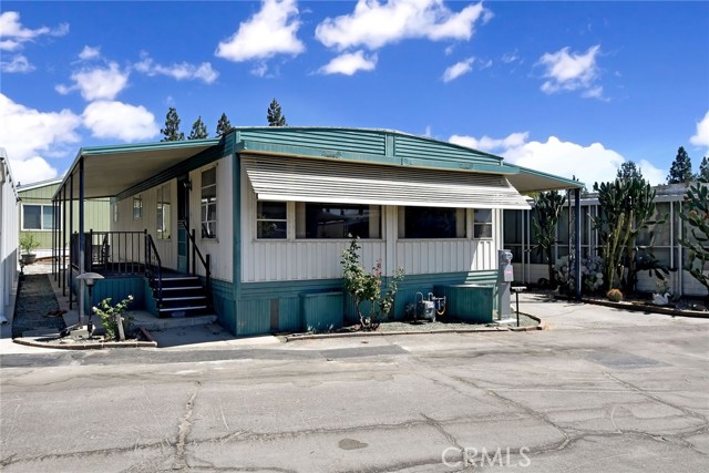 Detail Gallery Image 2 of 33 For 840 Foothill Blvd. #99,  Azusa,  CA 91702 - 2 Beds | 2 Baths