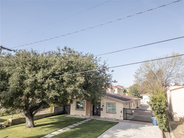 Detail Gallery Image 3 of 25 For 1057 E Elmwood Ave, Burbank,  CA 91501 - 2 Beds | 1 Baths