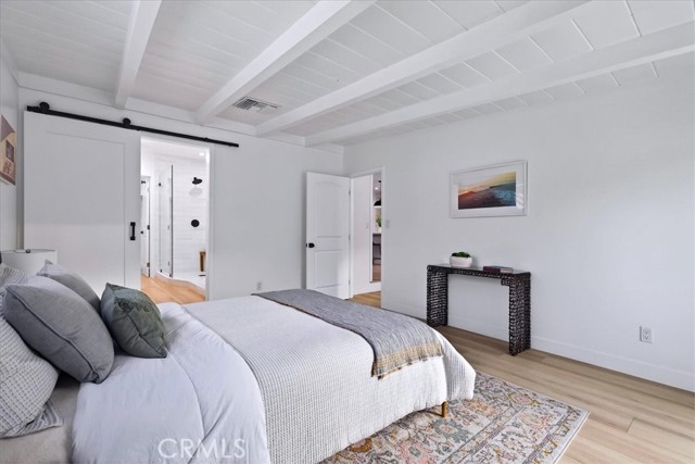 Detail Gallery Image 18 of 34 For 3825 Edgehill Dr, Los Angeles,  CA 90008 - 3 Beds | 2 Baths