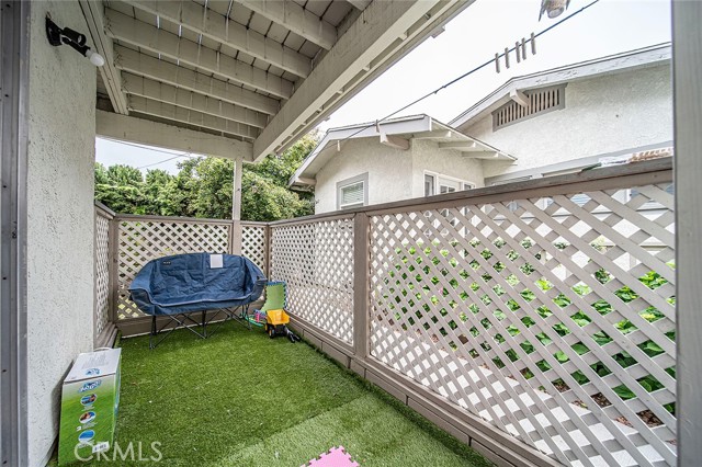 905 Gardenia Avenue, Long Beach CA: https://media.crmls.org/medias/5b64434e-5be6-43ad-8de2-aee89b7d13c2.jpg