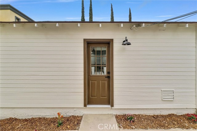 239 N San Antonio Avenue, Upland CA: https://media.crmls.org/medias/5b6469ed-dcb1-4cb2-bf3c-615d4096001e.jpg
