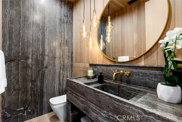 4601 Vista De Oro Avenue, Woodland Hills CA: https://media.crmls.org/medias/5b64a4b4-6852-49b9-998d-ba0d68b5daa4.jpg