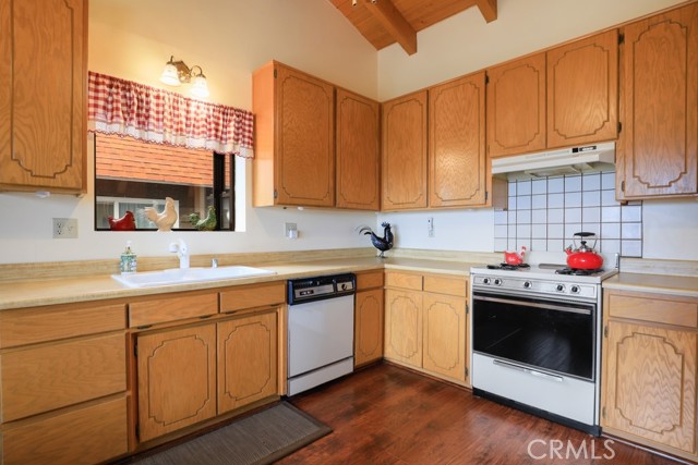Detail Gallery Image 14 of 33 For 529 Dover Ct, Lake Arrowhead,  CA 92352 - 2 Beds | 2 Baths