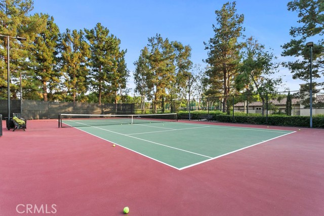 17 Crescent City, Irvine CA: https://media.crmls.org/medias/5b663251-d5c0-4b26-b093-e269f3f251fd.jpg
