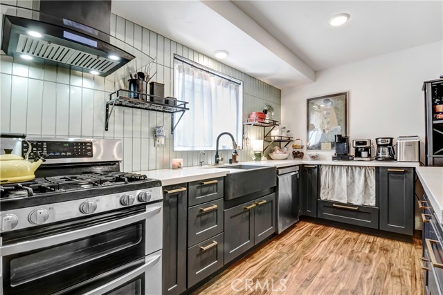 Detail Gallery Image 13 of 24 For 458 Termino, Corona,  CA 92879 - 4 Beds | 2 Baths