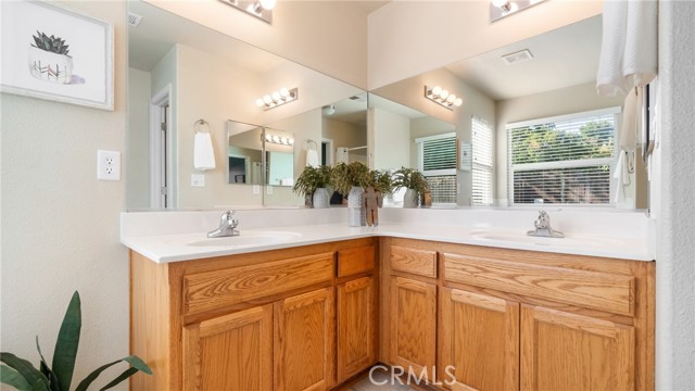 Detail Gallery Image 29 of 38 For 592 Desiree Ln, Chico,  CA 95973 - 4 Beds | 2 Baths