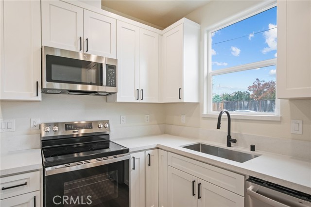 Detail Gallery Image 26 of 29 For 243 E 3rd St, Tracy,  CA 95376 - 4 Beds | 3 Baths