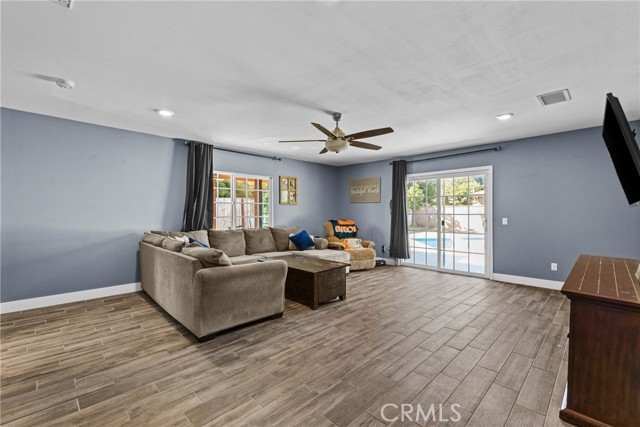 Detail Gallery Image 15 of 35 For 4076 Eileen, Riverside,  CA 92504 - 4 Beds | 2 Baths