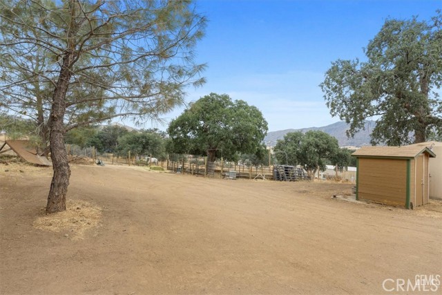 21564 Pine Tree Road, Caliente CA: https://media.crmls.org/medias/5b67b7f9-414b-463b-9473-53460bece89c.jpg