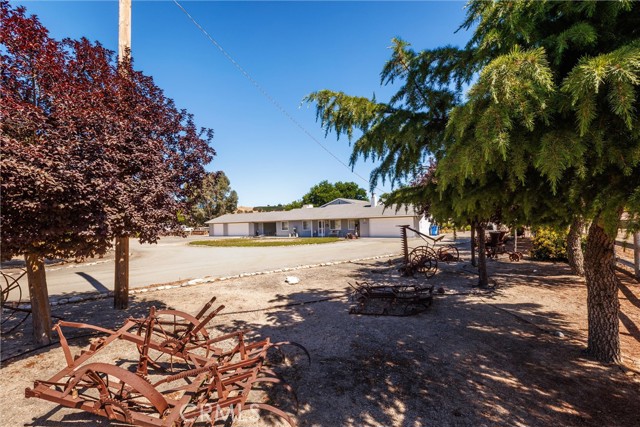 Detail Gallery Image 16 of 22 For 8210 Creston Rd, Paso Robles,  CA 93446 - 4 Beds | 2 Baths