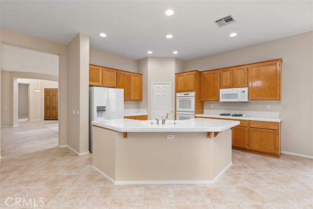 28658 Shady Brook Drive, Menifee CA: https://media.crmls.org/medias/5b6925d0-33ac-4e97-8071-ef19a8da5d02.jpg