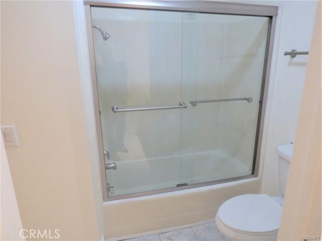 Detail Gallery Image 8 of 11 For 8601 International, Canoga Park,  CA 91304 - 2 Beds | 1 Baths