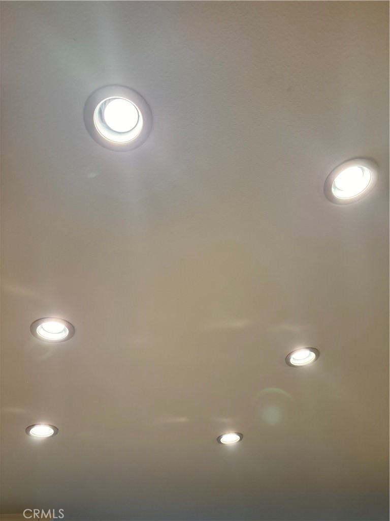 https://media.crmls.org/medias/5b69fe1f-56d4-487f-8a47-c6dfab16c7d4.jpg?preset=X-Large