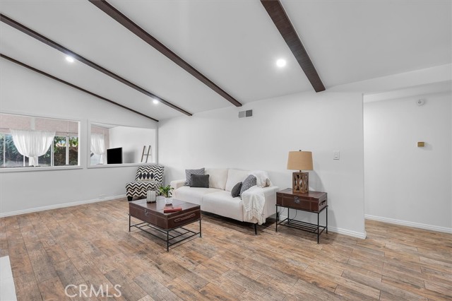 1702 E Dimondale Drive, Carson CA: https://media.crmls.org/medias/5b6aa1fd-b293-4a89-8621-e87a694b1e90.jpg