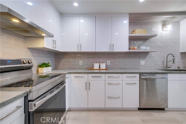 3200 La Rotonda Drive, Rancho Palos Verdes CA: https://media.crmls.org/medias/5b6b48a8-ee82-429c-934a-58fee2db8a28.jpg