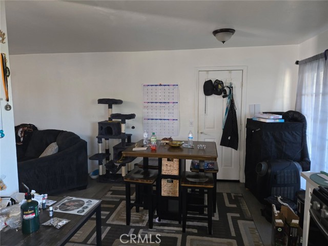 14703 MESA DR, Victorville CA: https://media.crmls.org/medias/5b6bd1ed-ca0a-4934-bded-99584e51cb3a.jpg