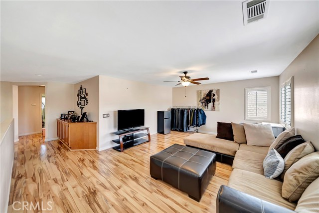 Detail Gallery Image 29 of 56 For 1791 Hideaway Pl, Palmdale,  CA 93551 - 3 Beds | 3 Baths