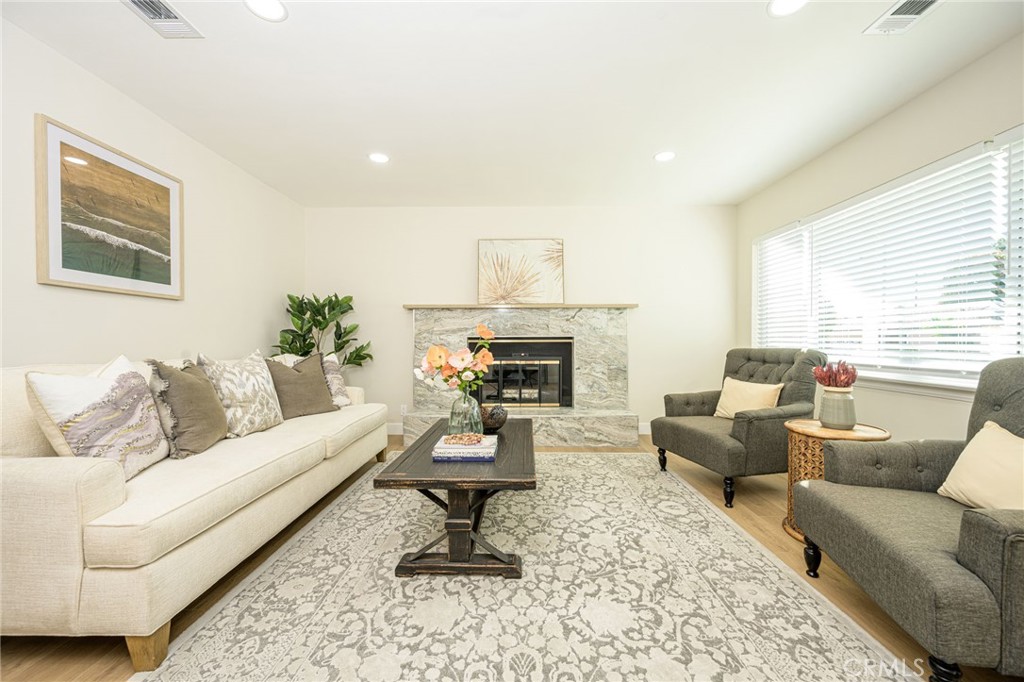 MLS #DW25179451 image #6