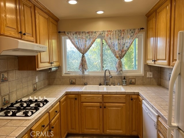 3246 Buckingham Road photo 2