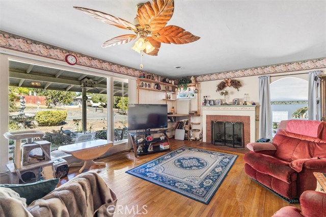 Detail Gallery Image 4 of 21 For 1555 Hillcrest, Fallbrook,  CA 92028 - 5 Beds | 4 Baths