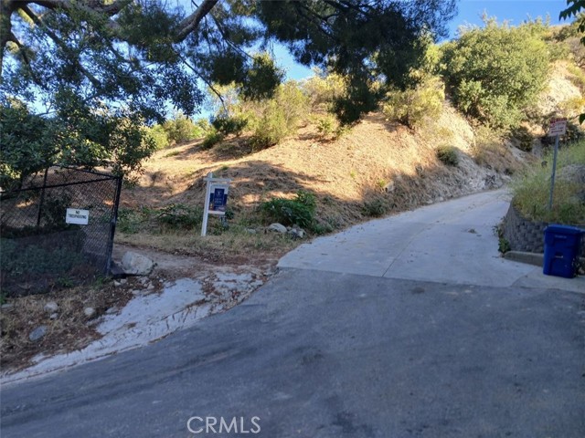9739 Oak Bend Drive, Tujunga CA: https://media.crmls.org/medias/5b6e7315-a322-49bf-ae78-af79c0cd11fc.jpg