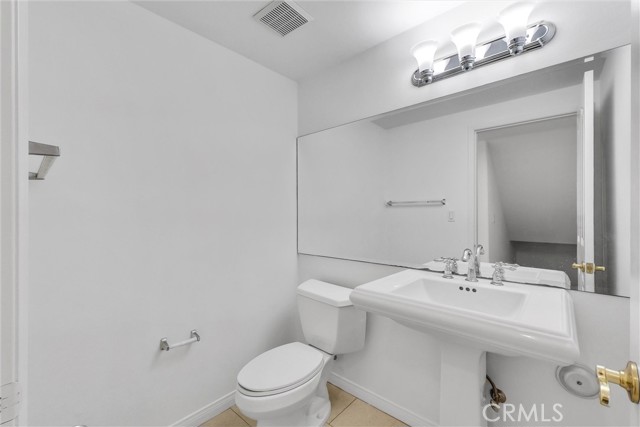 Detail Gallery Image 15 of 36 For 200 N Catalina Ave #F,  Redondo Beach,  CA 90277 - 3 Beds | 3 Baths