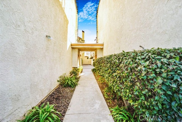 Detail Gallery Image 21 of 22 For 866 W Alondra Bld, Compton,  CA 90220 - 3 Beds | 2/1 Baths