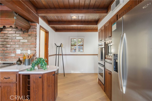 Detail Gallery Image 13 of 53 For 1430 La Perla Ave, Long Beach,  CA 90815 - 4 Beds | 3/1 Baths