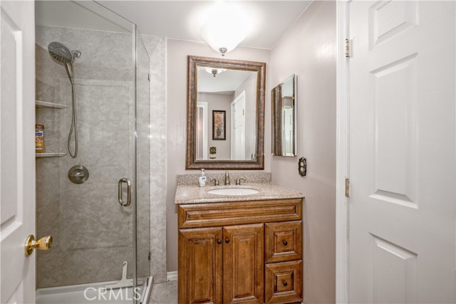 Detail Gallery Image 26 of 33 For 27812 Rosamond Dr, Canyon Country,  CA 91351 - 5 Beds | 2 Baths