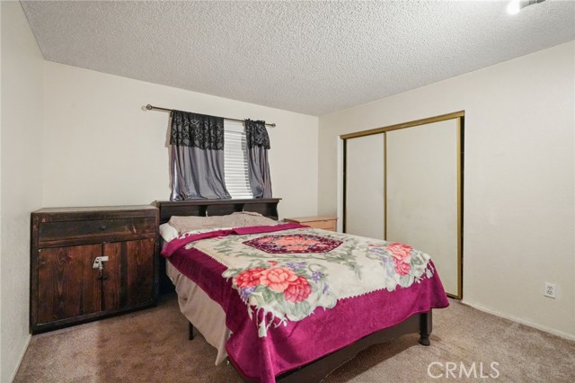 17208 Rawhide Avenue, Lake Los Angeles CA: https://media.crmls.org/medias/5b71bfd3-0be9-4922-bab9-cbdef6c1e619.jpg
