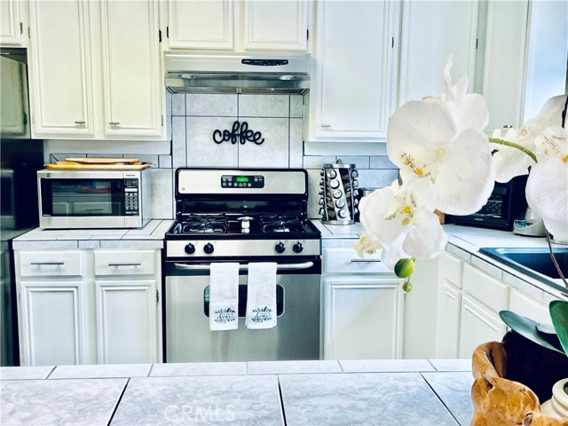 9830 Mesquite Avenue, Desert Hot Springs CA: https://media.crmls.org/medias/5b724135-b31e-4d33-b8cc-b5a36a50a8eb.jpg