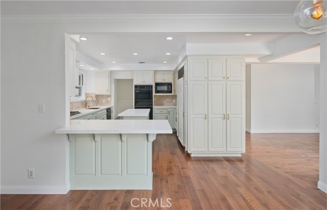 Detail Gallery Image 18 of 69 For 4722 Forman Ln, Toluca Lake,  CA 91602 - 5 Beds | 4 Baths