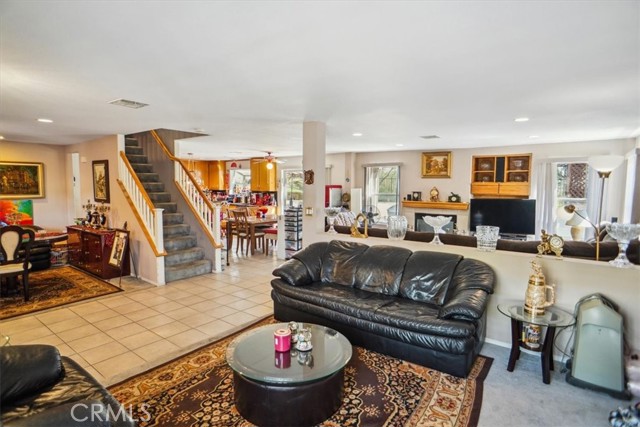 29720 Creekbed Road, Castaic CA: https://media.crmls.org/medias/5b75029d-c0b0-416f-b9b3-617d47e8d88c.jpg