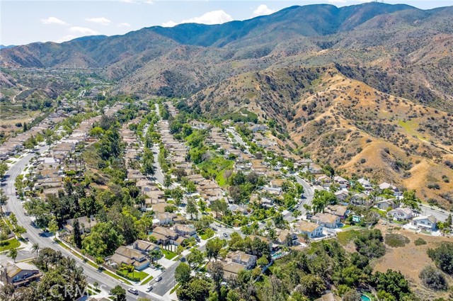 2985 Amber Drive, Corona CA: https://media.crmls.org/medias/5b75705c-444c-4da8-8842-c7fc63bcb38a.jpg
