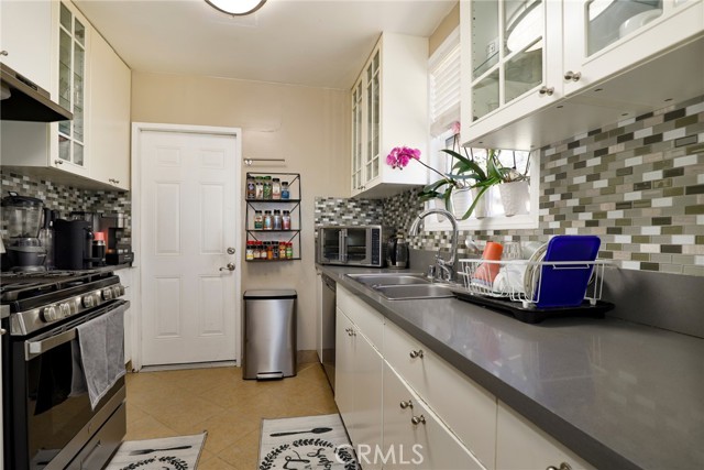 Detail Gallery Image 12 of 18 For 7018 Tunney Ave, Reseda,  CA 91335 - 3 Beds | 1 Baths