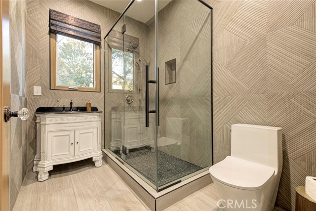 Detail Gallery Image 14 of 36 For 954 Rosemount, Glendale,  CA 91207 - 5 Beds | 3 Baths