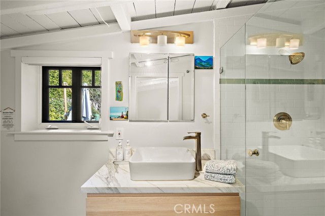 Detail Gallery Image 10 of 38 For 1511 Bluebird Canyon Dr, Laguna Beach,  CA 92651 - 3 Beds | 2 Baths