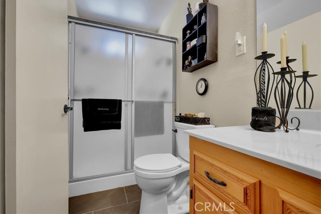 33230 Hollister, Lake Elsinore CA: https://media.crmls.org/medias/5b77dc65-030a-4a26-8dc1-72566f4f260c.jpg