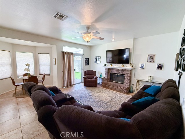 Detail Gallery Image 18 of 45 For 13251 Kirkwood, Victorville,  CA 92392 - 4 Beds | 3 Baths